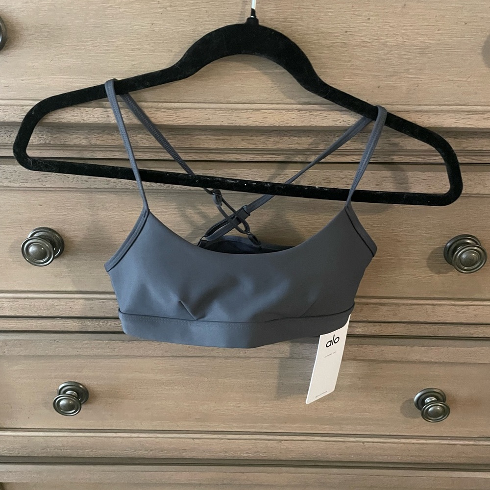 ALO Yoga Airlift Intrigue Sports Bra Top- NEW with TAGS